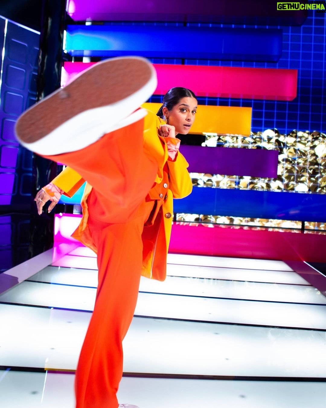 Lilly Singh Instagram - Blessings up! Tonight is the season finale aka 20th episode of @battleofthegenerations and here’s where we’re at: 💛Gen Z has been the last standing 8 times. 💙Gen X has been the last standing 6 times. 🩷Millennial has been the last standing 4 times. 💜Boomer has been the last standing 1 time. It’s been such a pleasure, honour and absolute joy to host this show. Thank you to everyone who worked tirelessly to bring this to life. And thank you to our amazing viewers who not only played along, but inevitably fought with their families in the process. Tune in tonight at 9/10mt on @ctv 📺 Which generation do you think will be the last standing tonight? Cast your votes!
