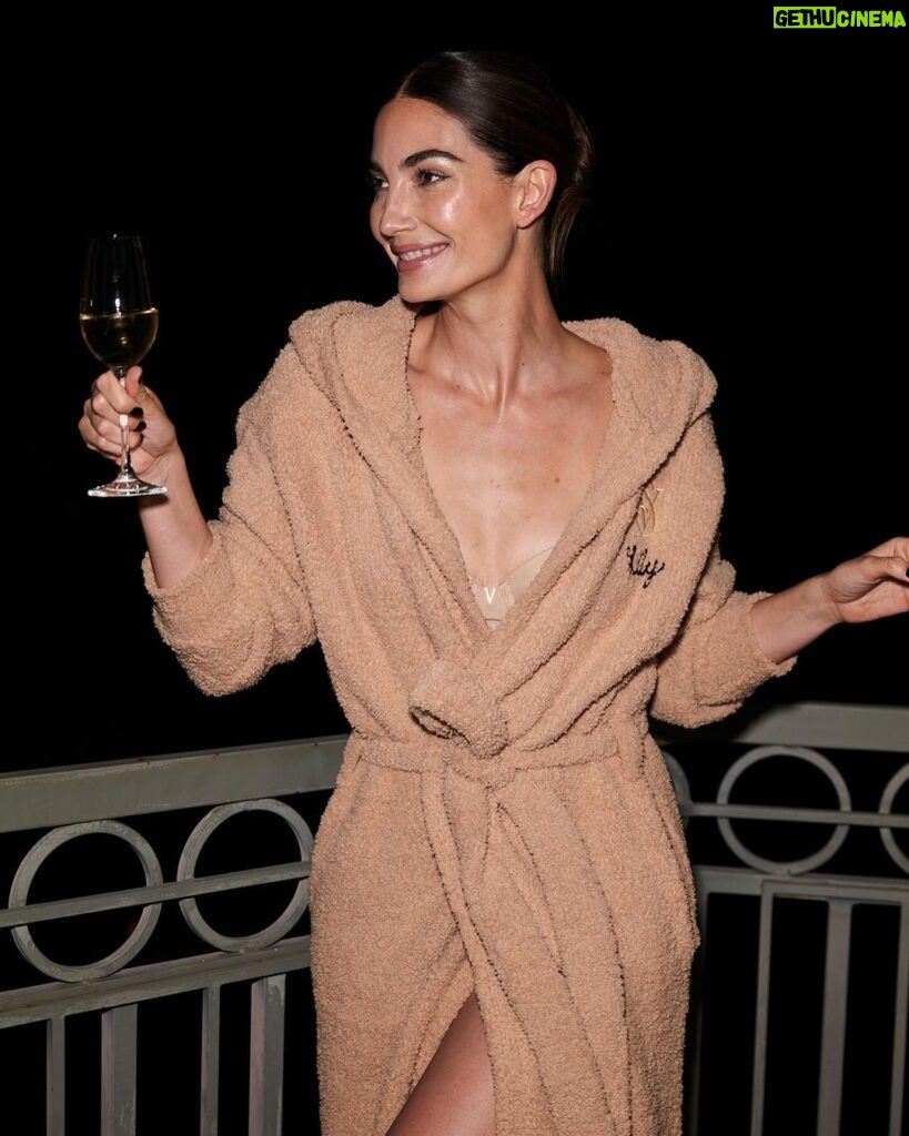 Lily Aldridge Instagram - My go-to for getting ready for a big night! Wearing @victoriassecret ahead of the @vanityfair Oscar After Party 💋🥂💃🏽 #VSPartner