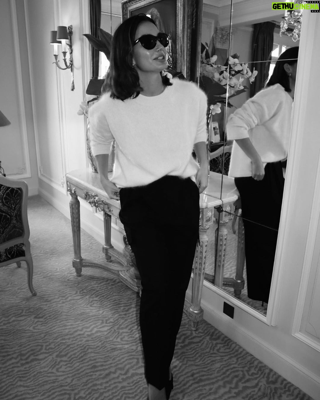 Lily Aldridge Instagram - Paris ❤️ Plaza Athenee Paris