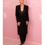 Lily Aldridge Instagram - What a magical night to be back with @VictoriasSecret celebrating #TheTour23 🩷 Thank you for having me for my 10th show 🥹🤗🫶 Love you alllll 🎉🤗🥰 Wearing my fave Love Cloud Bra styled by #CamillaNickerson in @ysl Makeup by @hungvanngo Hair by @jacobrozenberg Nails @nailglam Red Carpet photos by @taylorehill Thank you @raulmartinez1024 ❤️