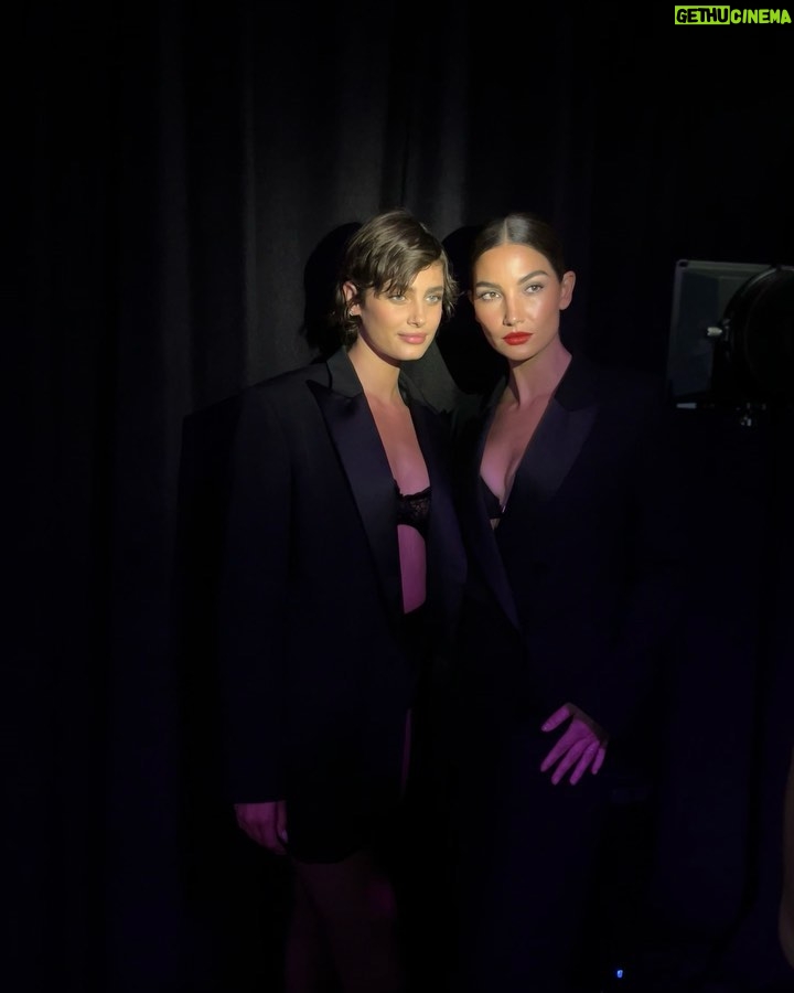 Lily Aldridge Instagram - What a magical night to be back with @VictoriasSecret celebrating #TheTour23 🩷 Thank you for having me for my 10th show 🥹🤗🫶 Love you alllll 🎉🤗🥰 Wearing my fave Love Cloud Bra styled by #CamillaNickerson in @ysl Makeup by @hungvanngo Hair by @jacobrozenberg Nails @nailglam Red Carpet photos by @taylorehill Thank you @raulmartinez1024 ❤️