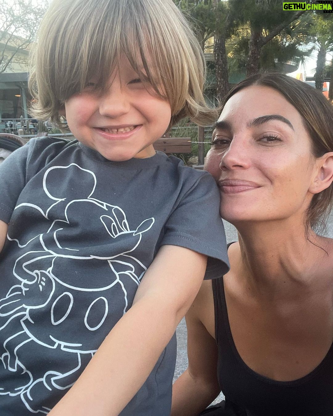 Lily Aldridge Instagram - Most Magical Day @disneyland 🥰 Making memories with my favorite people at our favorite place 🫶❤️ @disneyparks Thank you Abe for making it extra special!!