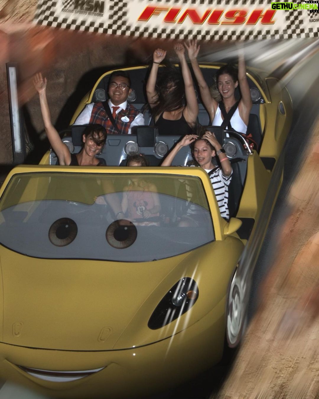 Lily Aldridge Instagram - Most Magical Day @disneyland 🥰 Making memories with my favorite people at our favorite place 🫶❤️ @disneyparks Thank you Abe for making it extra special!!