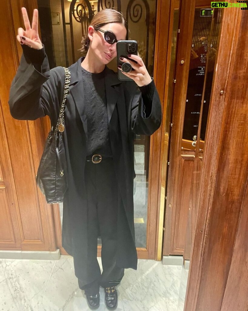 Lily Aldridge Instagram - Mornings in Paris 🇫🇷 Hotel Le Bristol Paris