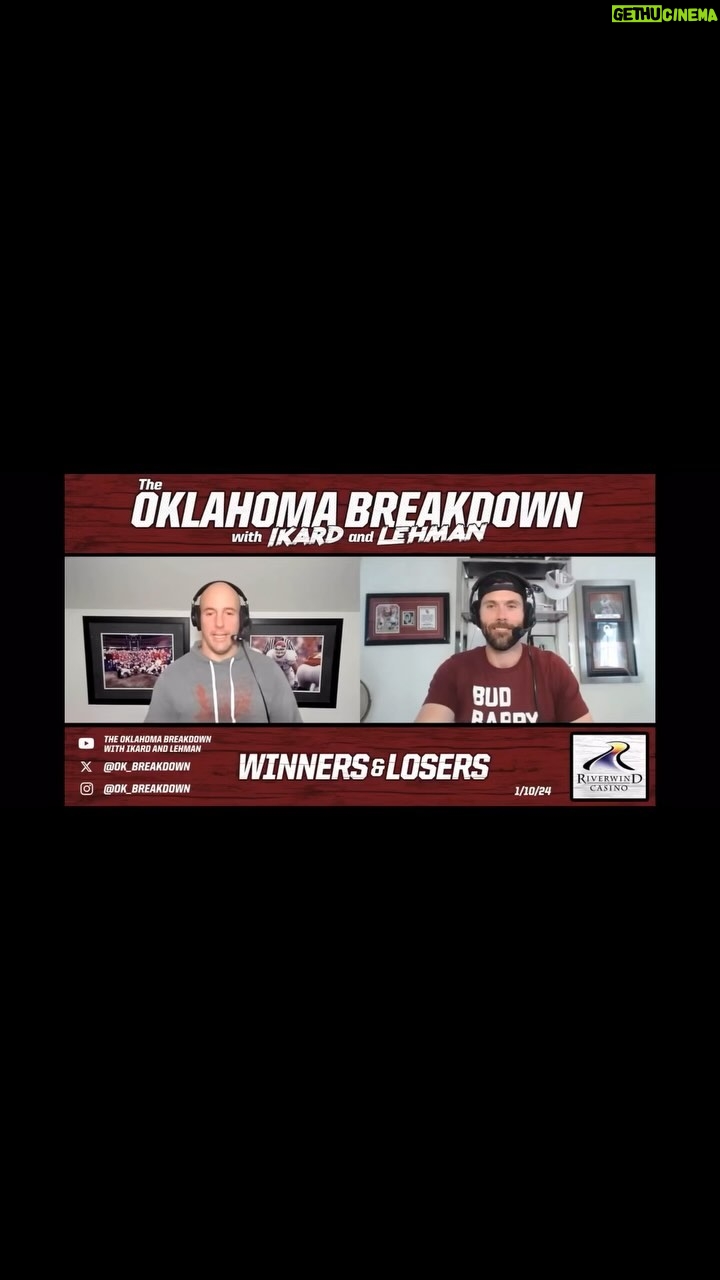 Lily Aldridge Instagram - Happy Birthday to @ou_football Biggest FAN @tn_rooster ❤️🏈 Thanks @ou_breakdown for giving him the best gift 🙌 @gabeikard