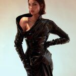 Lily Aldridge Instagram - Night out for the Oscars wearing gorgeous @balmain by @olivier_rousteing 🖤 Loved shooting with @gregswalesart to capture the Glamour of the night ❤️‍🔥🥂