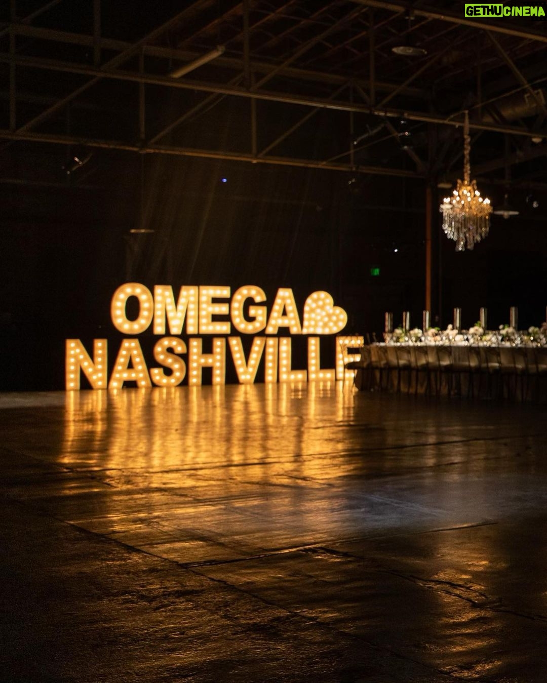 Lily Aldridge Instagram - Amazing Night in Nashville with @Omega Celebrating the Loveliest @NicoleKidman 🖤 Loved getting to chat all night with @KarenElson & watch an iconic performance by @BrittneySpencer Thank you #Omega 💋