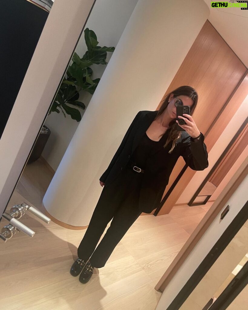 Lily Aldridge Instagram - 24 hours in Milan 🇮🇹
