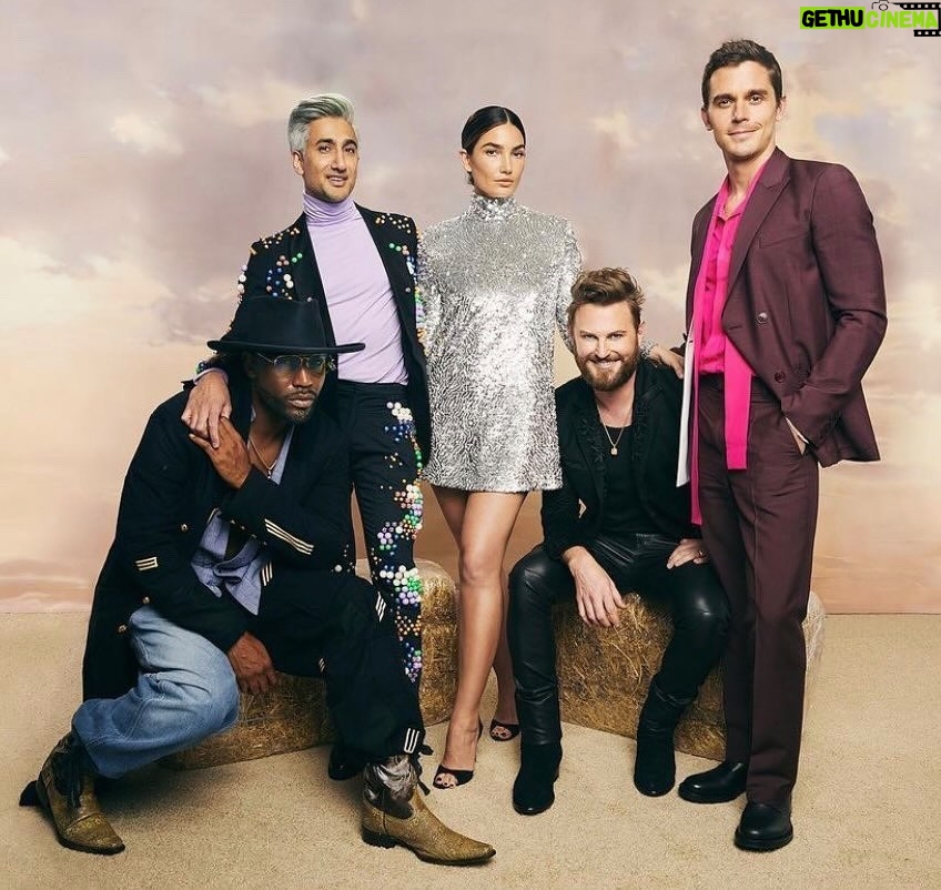 Lily Aldridge Instagram - Sprinted into this photo! Thanks for letting me crash the party 💃🏽💥❤️ Love you all @karamo @tanfrance @bobby @antoni 💋 and we miss you @jvn 🥀😘