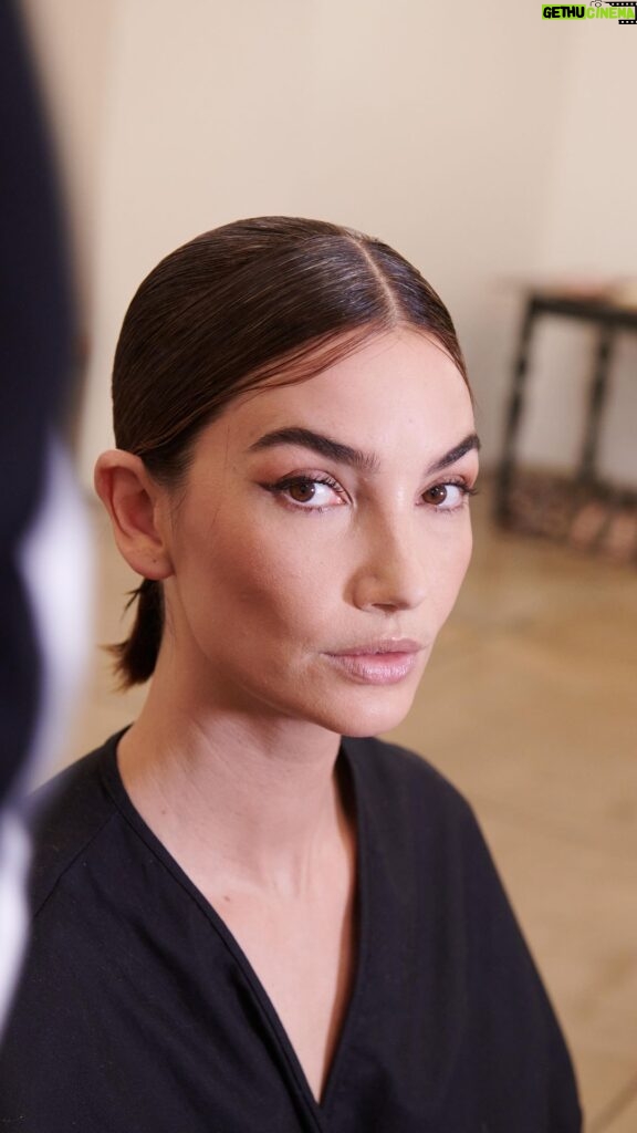 Lily Aldridge Instagram - #Ad Timeless elegance with a fresh, chic twist, ideal for an NYC night out @jasonwubeauty #jasonwubeauty Get my look ◦ Groomed By Mr. Wu brow pencil ◦ Thick & Fluffy brow gel ◦ Kindness For Your Lips on eyelids ◦ Good Night Mr. Wu lip mask ◦ Flora 9 matte eyeshadow palette ◦ The Kitty liquid liner ◦ Ready Set Matte powder ◦ Highlighter Trio ◦ Biscotti Hot Fluff for lips and cheeks ◦ Cheek topped with Kindness For Your Lips for a dewy appearance