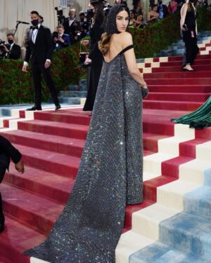 Lily Aldridge Instagram - @VogueMagazine #MetGala2022 Wearing the most Beautiful Custom Gown by @khaite_ny & Stunning @Bvlgari Diamonds🖤 Thank you to the entire Khaite Team @cateholstein for creating this dress for your Met Gala Debut! I felt so beautiful & you all took great love & care to make this dress  for me 🥀
Thank you to my amazing team!!!!
Styled by @daniellegoldberg 
Hair by @brycescarlett 
Makeup by @cyndlekomarovski