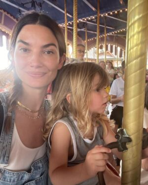 Lily Aldridge Instagram - Disney Days 🌞💕💃🏽🎉