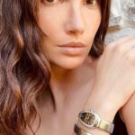 Lily Aldridge Instagram - Grazie @bulgari for this Exquisite Serpenti Watch 🖤 #BulgariWathches #Serpenti #Bulgari