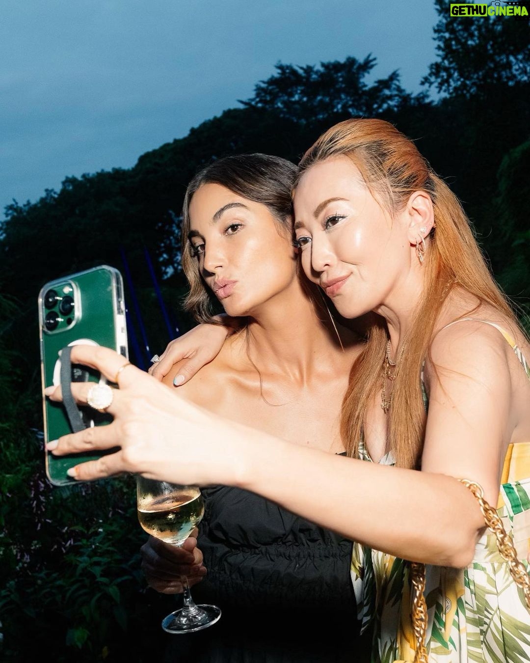Lily Aldridge Instagram - Had the Most Beautiful Evening with @AmazonLuxuryStores & @UBeauty π¦Thank you #amazonluxurystores #ad πππ Wearing Prettiest Lily Dress by @altuzarra & Shoes by @AlexandreBirman Styled by @DanielleGoldberg Makeup by @QuinnMurphy Hair by @DaniellePriano Nails by @GelHiigh