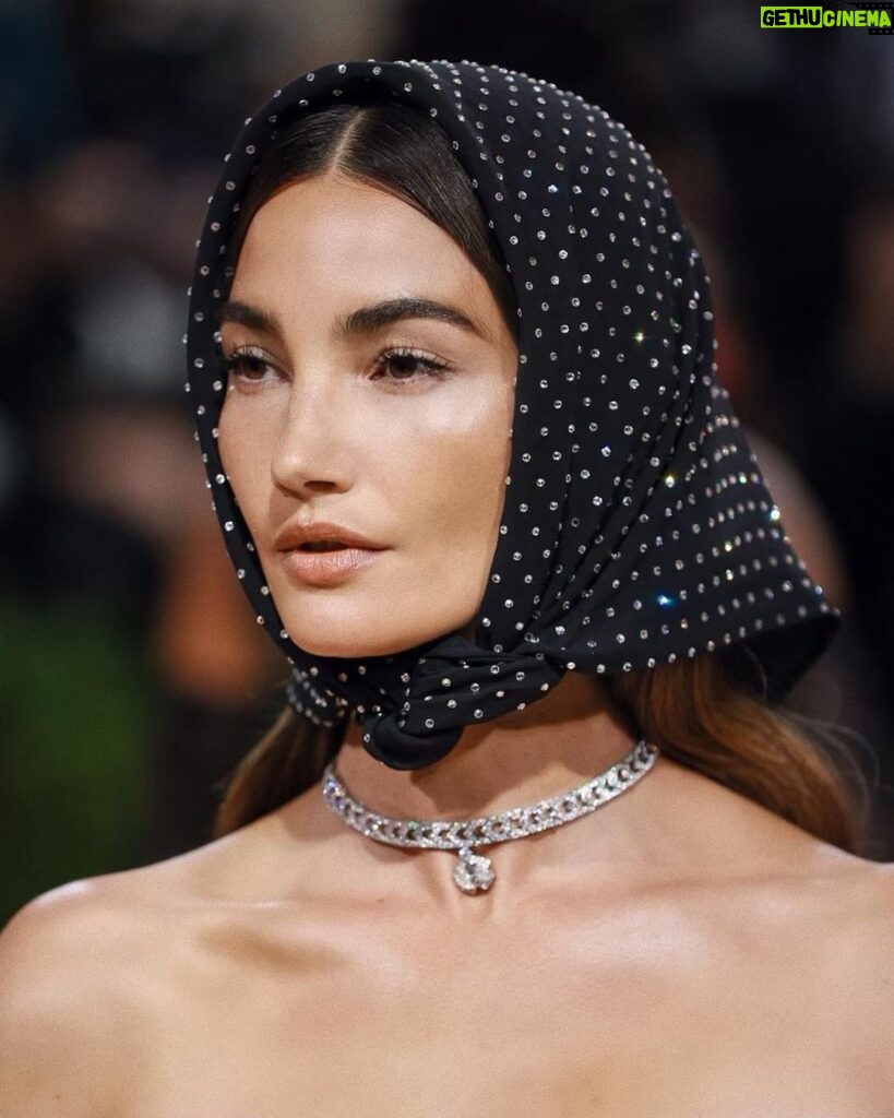Lily Aldridge Instagram - @VogueMagazine #MetGala2022 Wearing the most Beautiful Custom Gown by @khaite_ny & Stunning @Bvlgari Diamonds🖤 Thank you to the entire Khaite Team @cateholstein for creating this dress for your Met Gala Debut! I felt so beautiful & you all took great love & care to make this dress for me 🥀 Thank you to my amazing team!!!! Styled by @daniellegoldberg Hair by @brycescarlett Makeup by @cyndlekomarovski