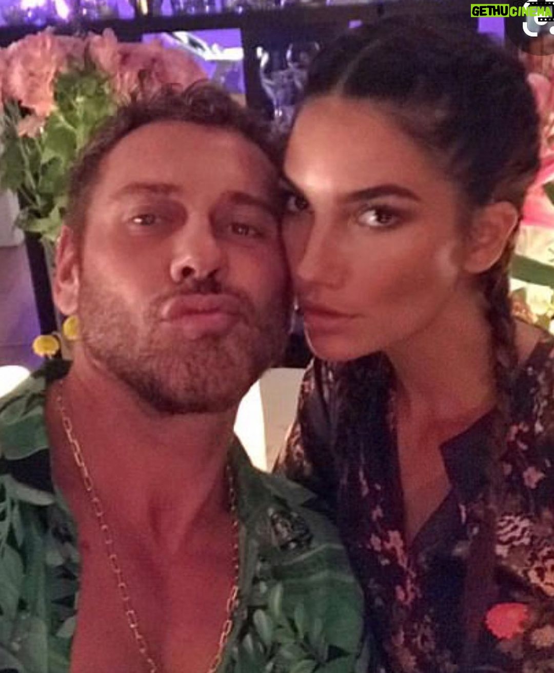 Lily Aldridge Instagram - Happy Birthday to my ❤️🔥 @mertalas ❤️❤️❤️ Wish we could karaoke the day together & dance all night!! Love you 💋💃🏽🎉
