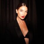Lily Aldridge Instagram - @VictoriasSecret #TheTour23 🖤 📸 @sofiamalamute