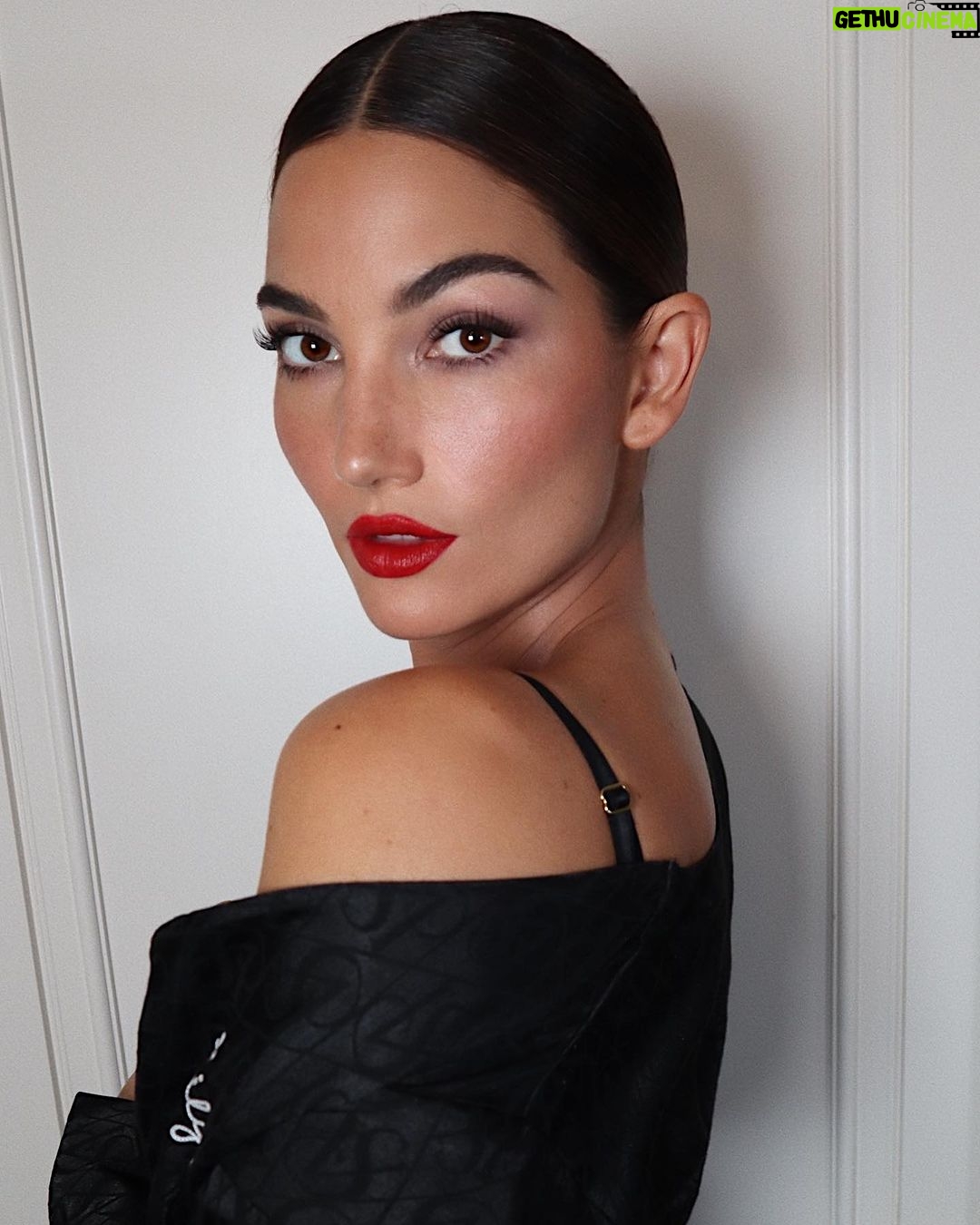 Lily Aldridge Instagram - #LilyAldridge (@lilyaldridge) last night at the @victoriassecret #TheTour23 β€οΈπβ¨π«βοΈ Styled by #CamillaNickerson π
π» @nailglam ππ»ββοΈ @jacobrozenberg assisted by @michaellagarfinkel_hair π @hungvanngo assisted by @jianlumakeup