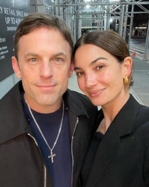 Lily Aldridge Instagram - New York City 🍎