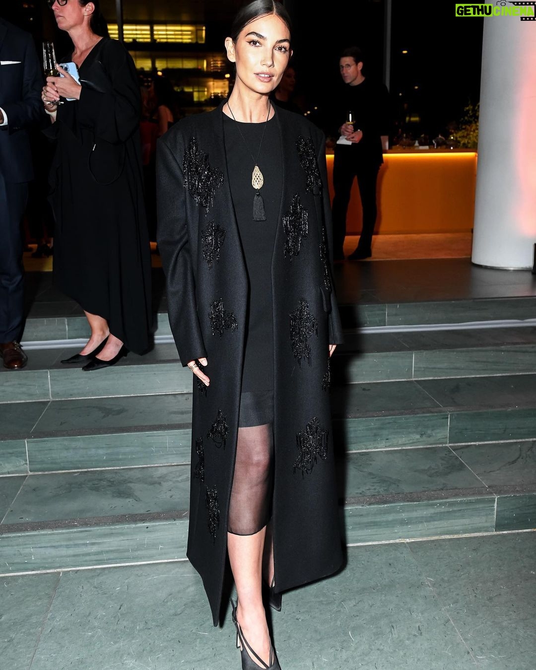 Lily Aldridge Instagram - Inspiring night celebrating @wsjmag #wsjinnovators 🖤 Thank you for a Fab Date night out @JasonWu Wearing #JasonWuCollection & Gorgeous @TiffanyAndCo Jewelry 🩵 Styled by Jason Hair by @DaniellePriano Makeup by @IAmJamalScott using @jasonwubeauty💋 Nails by @jinsoon Thank you @sarahballsy ❤️ Photos provided by @wsjmag