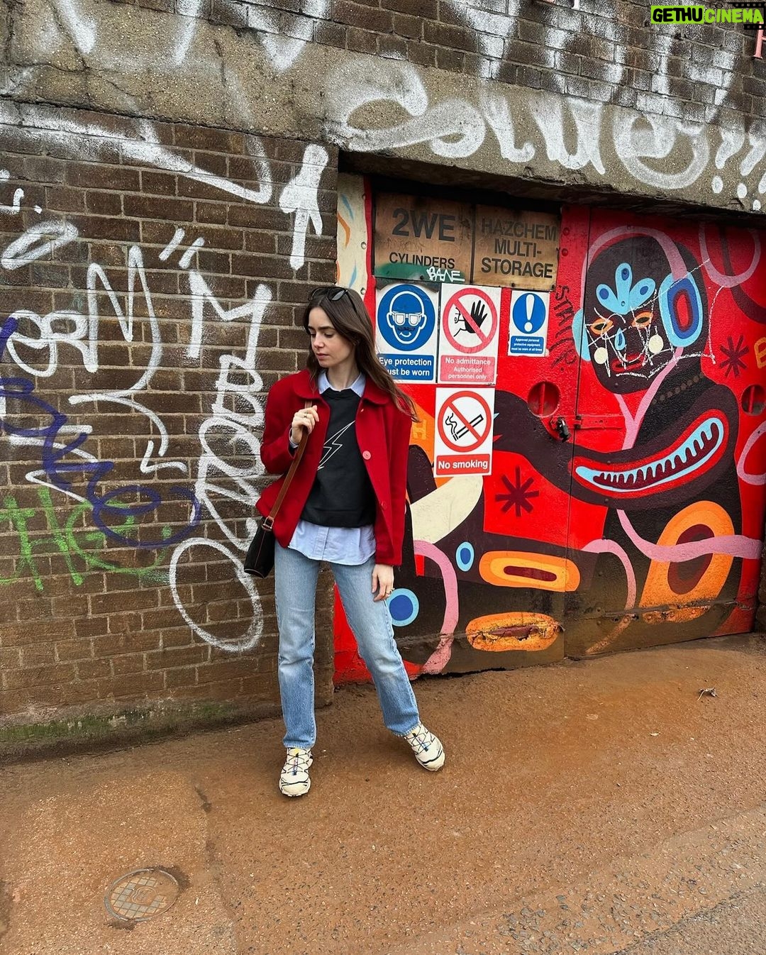 Lily Collins Instagram - Bright spots of London…