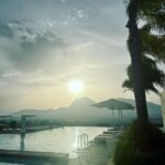 Lily James Instagram - The holistic therapies & treatments @shawellness combined with the diagnostic approach and doctor-led programmes have left me feeling like I have such a full picture of my current health & how to maintain better energy, health and well-being when I get home. What a wonderful week. I feel totally rejuvenated - thank you to all the doctors & therapists who so kindly took care of me. And I got to do it with two of my besties and the BEST girls. It was so special. A week to remember - beyond grateful. 🤍 @shawellness Sha Wellness Clinic