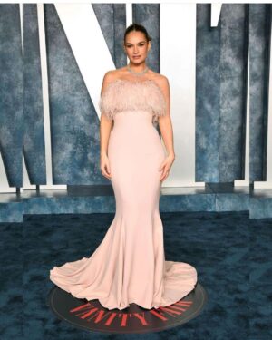 Lily James Instagram - Pink on pink. A Vanity Fair throw back. 💗 
by @pipbourdillon in @versace and @cartier