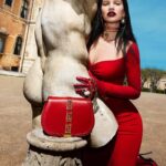 Lily James Instagram - Freedom and Rebellion @versace @donatella_versace ❤️‍🔥❤️‍🔥❤️‍🔥 Take me back @mertalas @macpiggott #VersaceFW22 #VersaceGrecaGoddess ❤️‍🔥