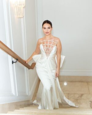 Lily James Instagram - Couture @tamararalph . White satin never felt so good. Thank you so much for allowing me to wear this unbelievably beautiful gown. Along with 
@bulgari @onlynaturaldiamonds 🤍xxxxx
@pipbourdillon you beaut behind the 📷