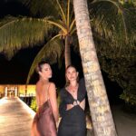 Lily James Instagram - Remember when we were in paradise @joalimaldives 🍍 @galagordon xxx JOALI Maldives