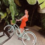 Lily James Instagram - Remember when we were in paradise @joalimaldives 🍍 @galagordon xxx JOALI Maldives