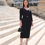 Lily James Instagram – Breathtaking show @fendi 🖤🇫🇷Congratulations @mrkimjones @silviaventurinifendi @delfinadelettrez #FendiCouture