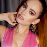 Lily James Instagram – IN LOVE.
@donatella_versace @versace congratulations – lo show è stato incredibile! I’m obsessed with every look. Unbelievable night, thank you🔥🔥🔥 Milan, Italy