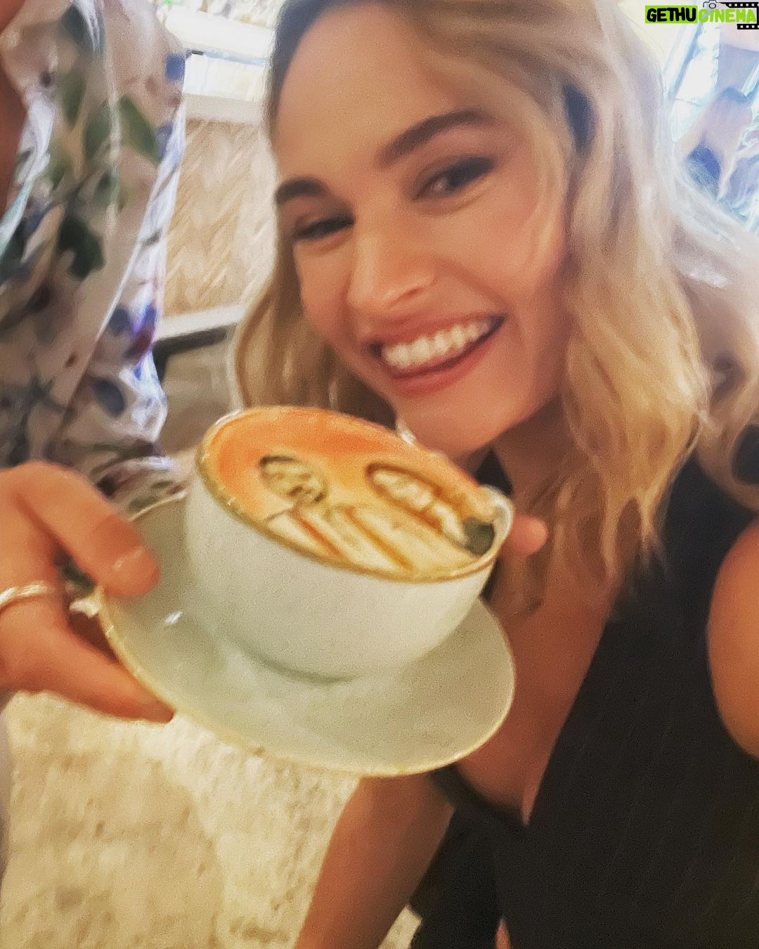 Lily James Instagram - TIFF for ‘What’s love got to do with it?’ @shekharkapur @khanjemima @workingtitlefilms @studiocanaluk ♥️