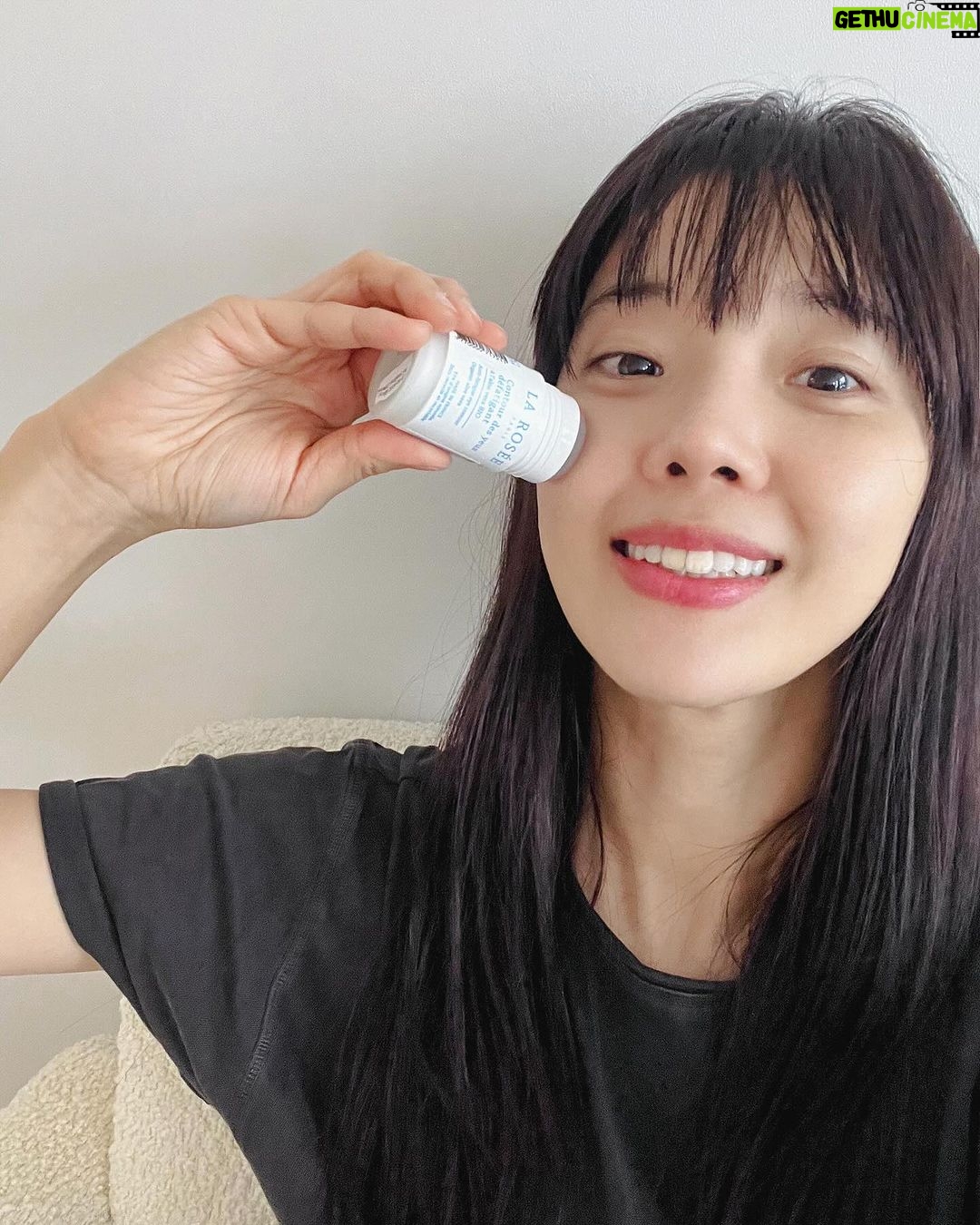 Lim Se-mi Instagram - 안녕하세요 연휴 막바지 잘 보내고 계신가요? 제가 앰배서더로 활동중인 프랑스 리얼 클린뷰티 라로제가 국내에서 처음으로 팝업을 시작합니다 ! 팝업 오픈 첫날 저도 창립자인 콜린과 함께 할 예정입니다 🙂 2월 15일 목요일 현대백화점 목동점 비클린 매장에서 11:30-12:30 약 한시간 동안 진행할 예정이니 꼭 놀러오세요! 제가 직접 자세히 설명해드릴게요! 목요일에 만나요 🤍 @larosee_korea @laroseecosmetiques 🩵라로제 팝업 스토어 일정🩵 -2월 15일~21일: 목동점 -2월 22일~28일: 판교점 -2월 29일~3월 6일: 더 현대 여의도 #라로제 #프랑스리얼클린뷰티 #비클린 #현대백화점목동점 #Larosee #laroseecosmetiques #larosée