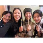 Lim Se-mi Instagram - @siff.kr 서울독립영화제 | 딸에 대하여 🌈 서독제 관객분들께 무지개를 선물하고 싶어 고민하다 알맹상점 칫솔이 딱이다 생각했는데 금자님이 관객과의 대화에 오시는 분들께 무지개 대나무 칫솔을 전부 지원을 해주셨어요. 금자님 최고 ♥️ 관객상. 촬영상을 받았습니다. 고맙습니다. 그리고 축하합니다. 이미랑 감독님 제정주 피디님 ! 촬영 감독 김지룡 감독님 ! 모든 관객여러분 최고입니다 ! @almang_market 올해 두번 더 딸에 대하여 상영이 있다고 들었어요. 에무시네마에서, 그리고 강릉에서 만날 수 있었으면 🙏♥️ #서울독립영화제 #SIFF #딸에대하여 #알맹상점 #대나무칫솔