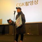 Lim Se-mi Instagram - @siff.kr 서울독립영화제 | 딸에 대하여 🌈 서독제 관객분들께 무지개를 선물하고 싶어 고민하다 알맹상점 칫솔이 딱이다 생각했는데 금자님이 관객과의 대화에 오시는 분들께 무지개 대나무 칫솔을 전부 지원을 해주셨어요. 금자님 최고 ♥️ 관객상. 촬영상을 받았습니다. 고맙습니다. 그리고 축하합니다. 이미랑 감독님 제정주 피디님 ! 촬영 감독 김지룡 감독님 ! 모든 관객여러분 최고입니다 ! @almang_market 올해 두번 더 딸에 대하여 상영이 있다고 들었어요. 에무시네마에서, 그리고 강릉에서 만날 수 있었으면 🙏♥️ #서울독립영화제 #SIFF #딸에대하여 #알맹상점 #대나무칫솔