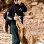 Lim Se-mi Instagram – 우리들의 쓰레기 @seashepherd_korea 

최근 해변청소의 기록들 
시셰퍼드코리아에서 해변청소, 수중정화 활동을 합니다 
내가 쓰레기통에 분리수거 잘 해도 바다로 흘러가는 쓰레기가 정말 많습니다. 그중에 가장 많은 바다 쓰레기는 수산어업 쓰레기래요. 

#시셰퍼드코리아 #seashepherd #seashepherdkorea