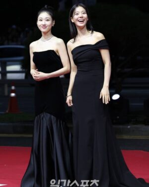 Lim Se-mi Instagram - 2023 BIFF 28th 
딸에대하여 팀으로 함께해서 영광입니다 

#BIFF #부산국제영화제 @busanfilmfest 
#딸에대하여 #영화딸에대하여 #ConcerningMyDaughter
#오민애 #임세미 #하윤경 #이미랑감독
