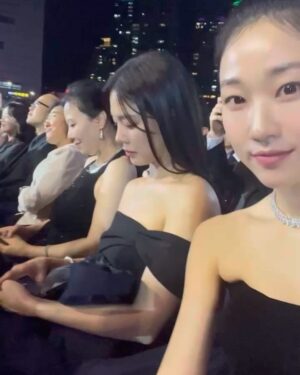 Lim Se-mi Instagram - 2023 BIFF 28th 
딸에대하여 팀으로 함께해서 영광입니다 

#BIFF #부산국제영화제 @busanfilmfest 
#딸에대하여 #영화딸에대하여 #ConcerningMyDaughter
#오민애 #임세미 #하윤경 #이미랑감독