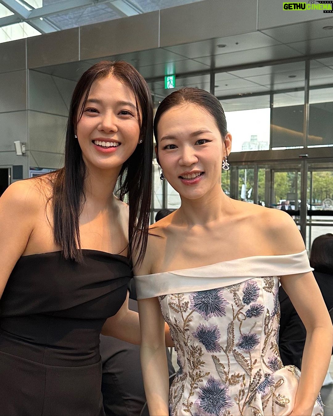 Lim Se-mi - 152.7K Likes - 2023 BIFF 28th
딸에대하여 팀으로 함께해서 영광입니다
#BIFF #부산국제영화제 @busanfilmfest
#딸에대하여 #영화딸에대하여 #ConcerningMyDaughter
#오민애 #임세미 #하윤경 #이미랑감독