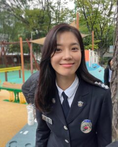 Lim Se-mi Instagram - 악동이들 일주일 잘 보냈나요? 이따 최악의 악에서 만나요 👩🏻‍✈️ 오직 디즈니플러스에서 ! @disneypluskr #최악의악 #TheWorstofEvil