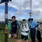 Lim Se-mi Instagram – 몸도 마음도 충전🔋✨

기차를 타고 선자령에 다녀왔습니다. 
백두대간 능선에서 재생에너지를 이용해 태양열로 휴대전화 충전이 가능하대요. 신기해 ✨ 산 속에서 산행 중 베터리가 부족할 때 유용하게 쓰이면 좋겠네요. 모두 안전 산행하세요. 

#선자령 #백두대간 #트레킹 백두대간 선자령