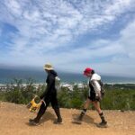 Lim Se-mi Instagram - @ecoline_ocean Fertiligging Fertilizer (거름) + Jogging (조깅) = 퍼티라이깅 2019년 4월 4일에 산불이 난 강원도에 새로운 묘목을 심고 천연 거름을 주는 트레일 러닝을 다녀왔습니다. 4년이 지났지만 산불 피해에 큰 숲이 사라진 것을 눈 앞에서 보니 참으로 안타까웠습니다. 작은 주머니에 작은 비료의 응원이 자연에 닿기를. 무사하고 건강하게 자라나 다시 울창한 숲이 되기를. 자연과 사람이 함께할 수 있는 프로그램을 만든 에코라인. 최고 ! 자연을 아끼고 지켜주고 함께하며 사랑합시다 🌲💚 #에코라인 #퍼티라이깅 #fertiligging Donghae