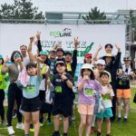 Lim Se-mi Instagram - @ecoline_ocean Fertiligging Fertilizer (거름) + Jogging (조깅) = 퍼티라이깅 2019년 4월 4일에 산불이 난 강원도에 새로운 묘목을 심고 천연 거름을 주는 트레일 러닝을 다녀왔습니다. 4년이 지났지만 산불 피해에 큰 숲이 사라진 것을 눈 앞에서 보니 참으로 안타까웠습니다. 작은 주머니에 작은 비료의 응원이 자연에 닿기를. 무사하고 건강하게 자라나 다시 울창한 숲이 되기를. 자연과 사람이 함께할 수 있는 프로그램을 만든 에코라인. 최고 ! 자연을 아끼고 지켜주고 함께하며 사랑합시다 🌲💚 #에코라인 #퍼티라이깅 #fertiligging Donghae
