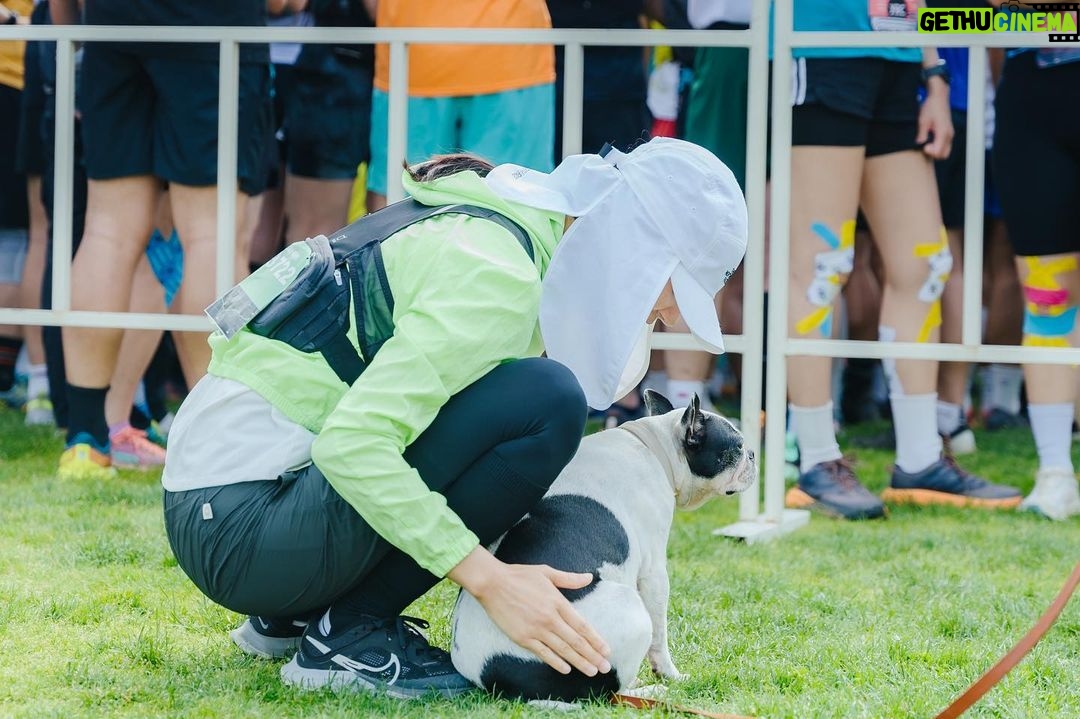Lim Se-mi Instagram - 운탄고도 SKYRACE 지난 해 울릉도에서 함께 한 마라닉식구들과 쥬디런 은주감독님과 함께 다시 자연을 달렸습니다. 뜨거운 볕에서 함께 뛰고 응원해주신 분들 멋졌고 힘이 났습니다. 이렇게 달릴 수 있게 해주는 자연에게 무한한 감사를. 📷 명희언니 @bobae.jpg #UTGD #SKYRACE #트레일러닝 #TrailRunning #마라닉 #쥬디런 #마라닉액터스 #굿러너컴퍼니 #운탄고도