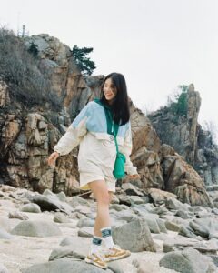 Lim Se-mi Instagram - 코오롱스포츠와 함께 했어요. 흑미도요. @_kolonsport #코오롱스포츠 #KOLONSPORT #나의자연은 #MYOWNWAYTONATURE 무의도