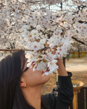 Lim Se-mi Instagram - 청명입니다 🌸

#세미의절기 #방전활제작발표회 #청명