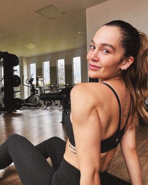 Lina Tejeiro Instagram - Mimarme, mi plan favorito. ✨