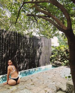 Lina Tejeiro Instagram - Un chapuzón para bajar el guayabo 🥴